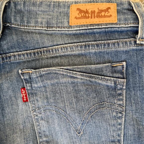 Levi's Jeans Clam Digger Capri Blue Denim Medium Distressed Wash Women's 4 Cuffs - Picture 4 of 7